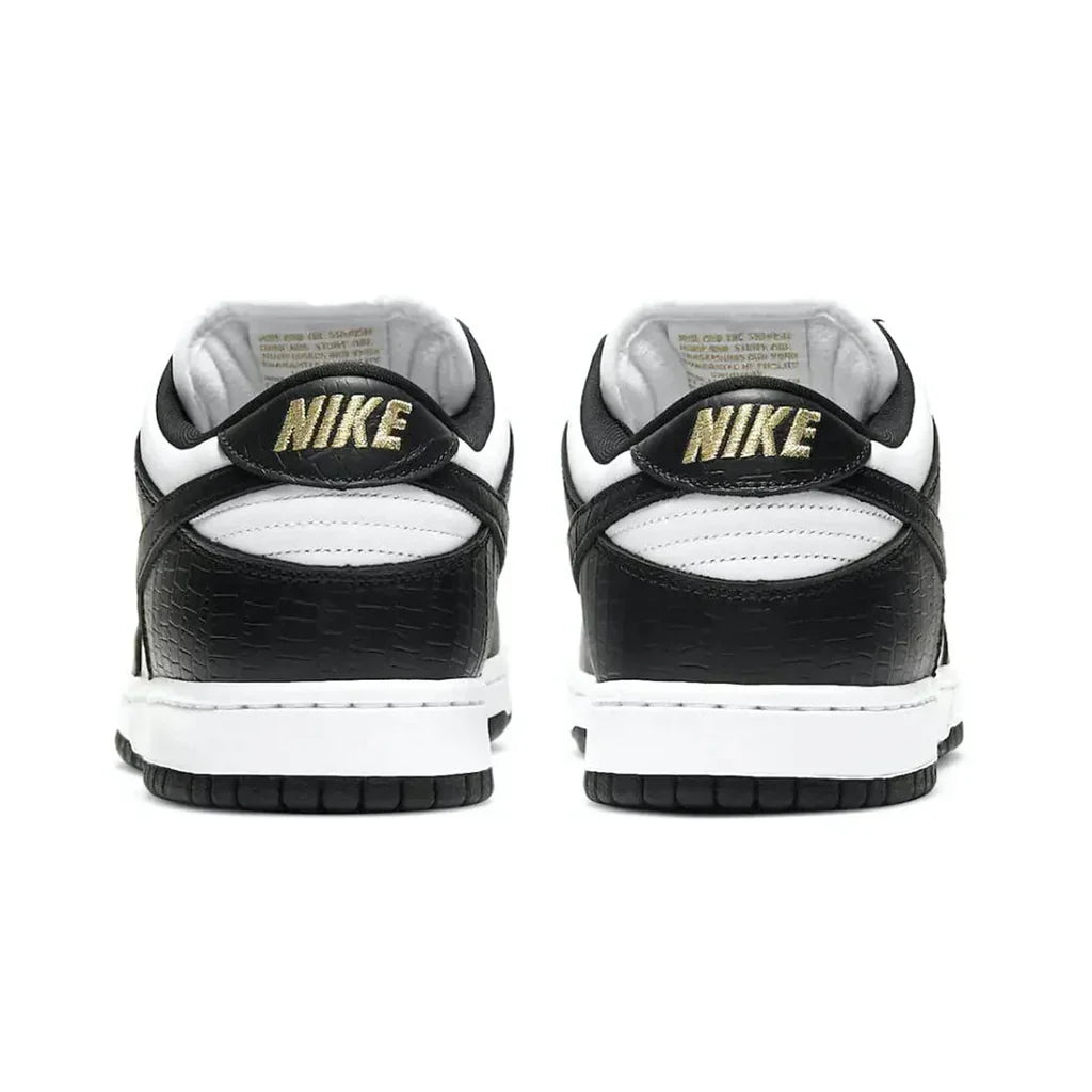 Nike SB x Supreme Dunk Low 'Stars Black'