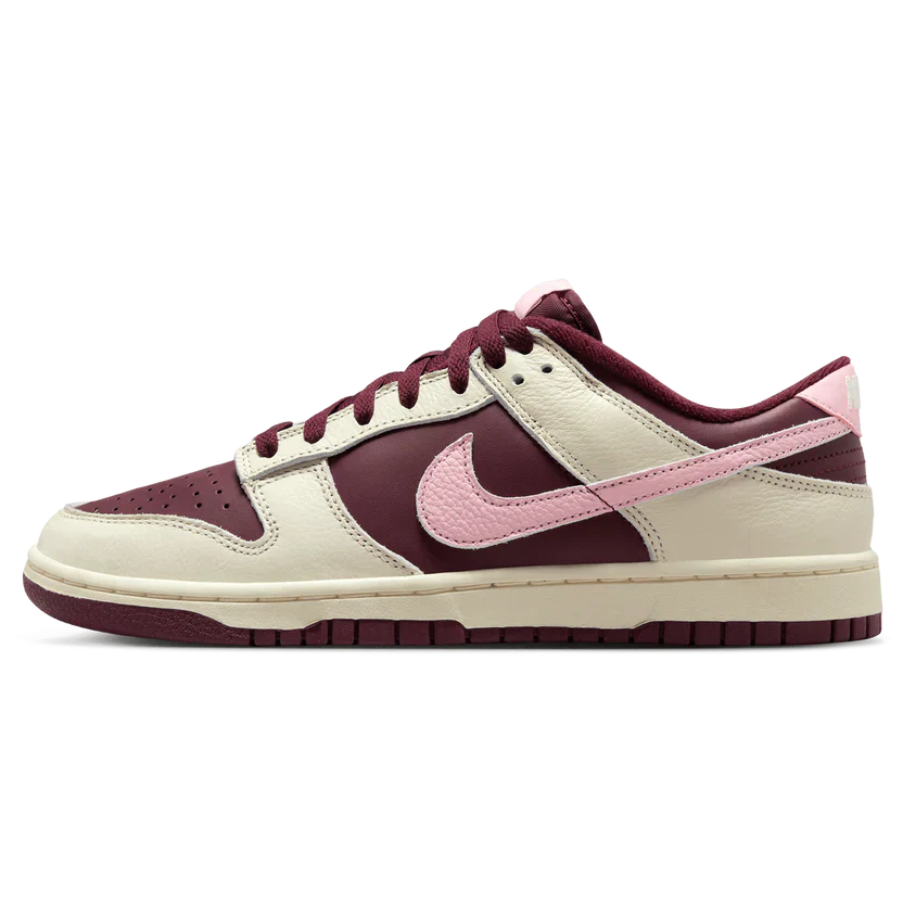 Nike Dunk Low 'Valentine's Day' (2023)